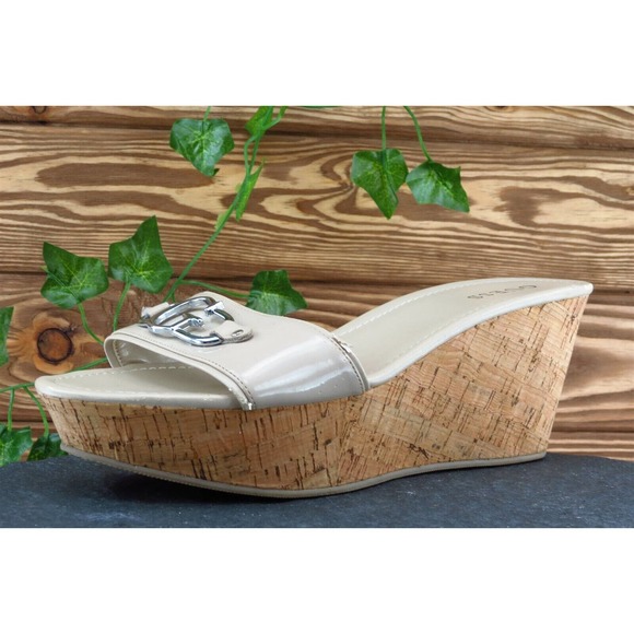 GUESS Size 10 M‎ Beige Slide Synthetic Women Sandal Shoes - Picture 1 of 9